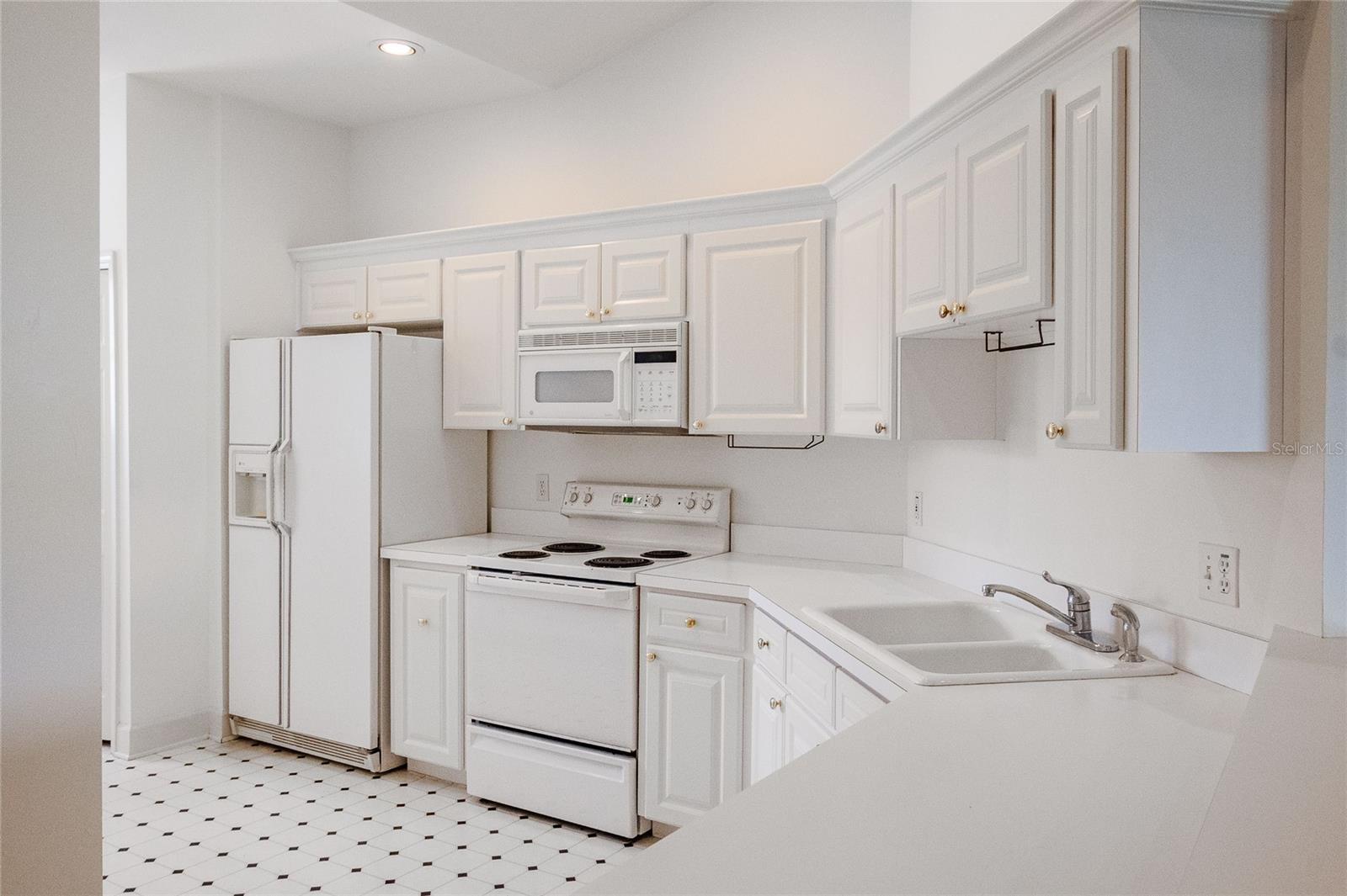 Image 15 of 34 For 447 Enclave Place 447