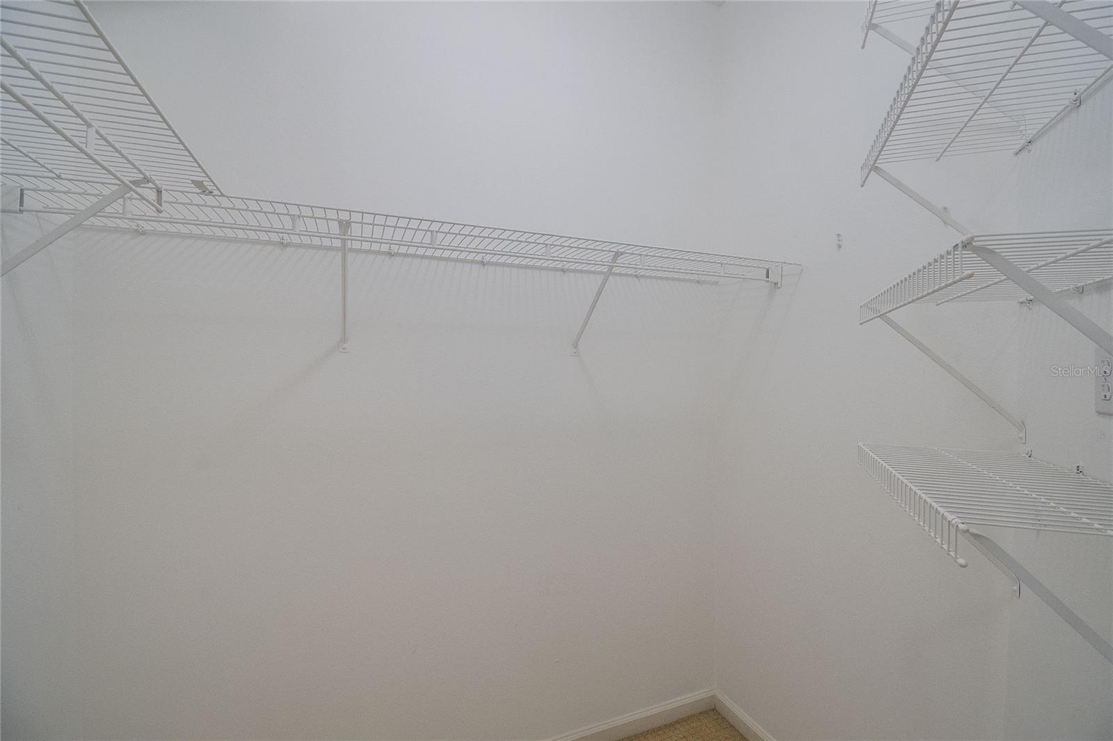 Image 25 of 34 For 447 Enclave Place 447