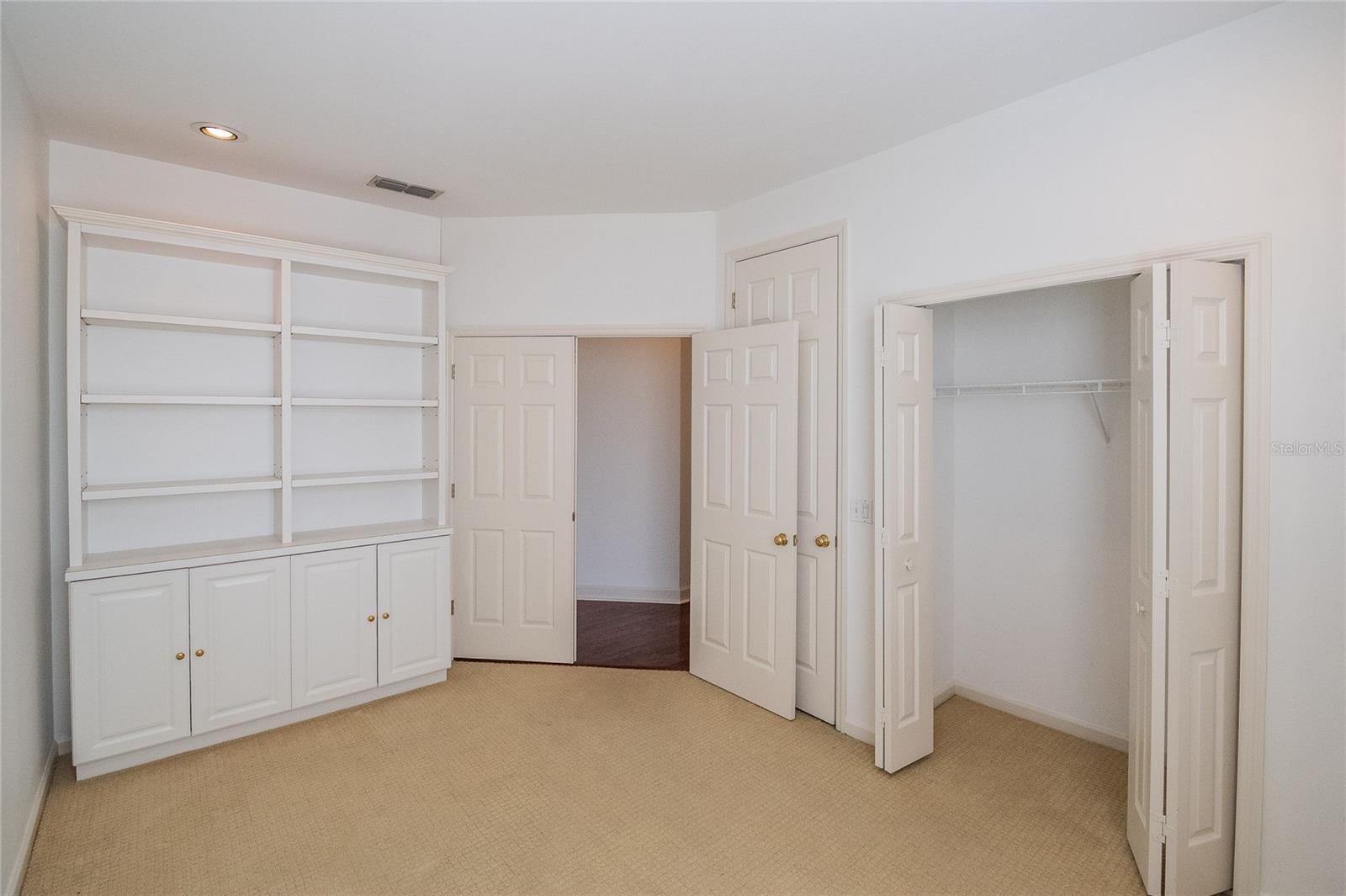 Image 27 of 34 For 447 Enclave Place 447