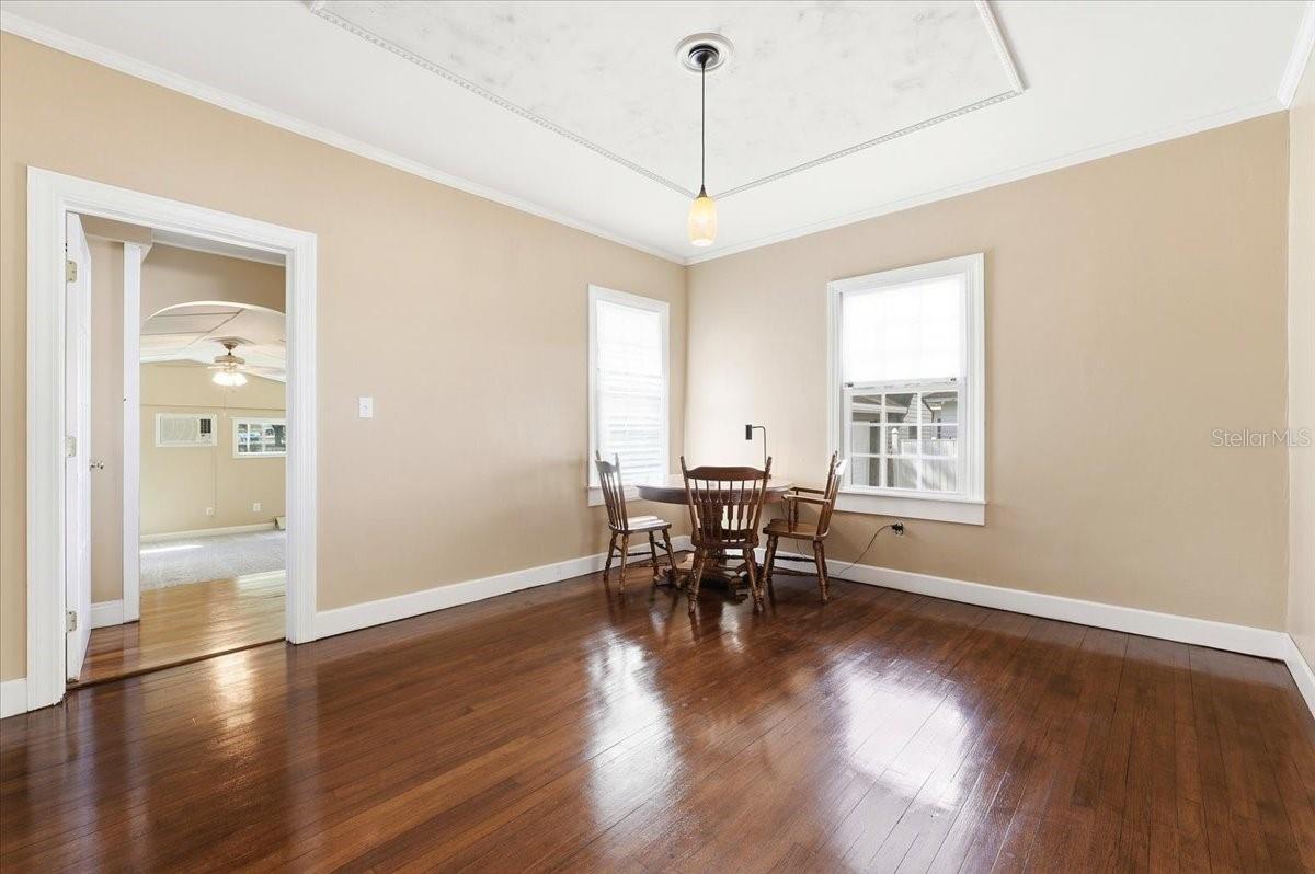 Image 12 of 41 For 624 Avenue A Ne