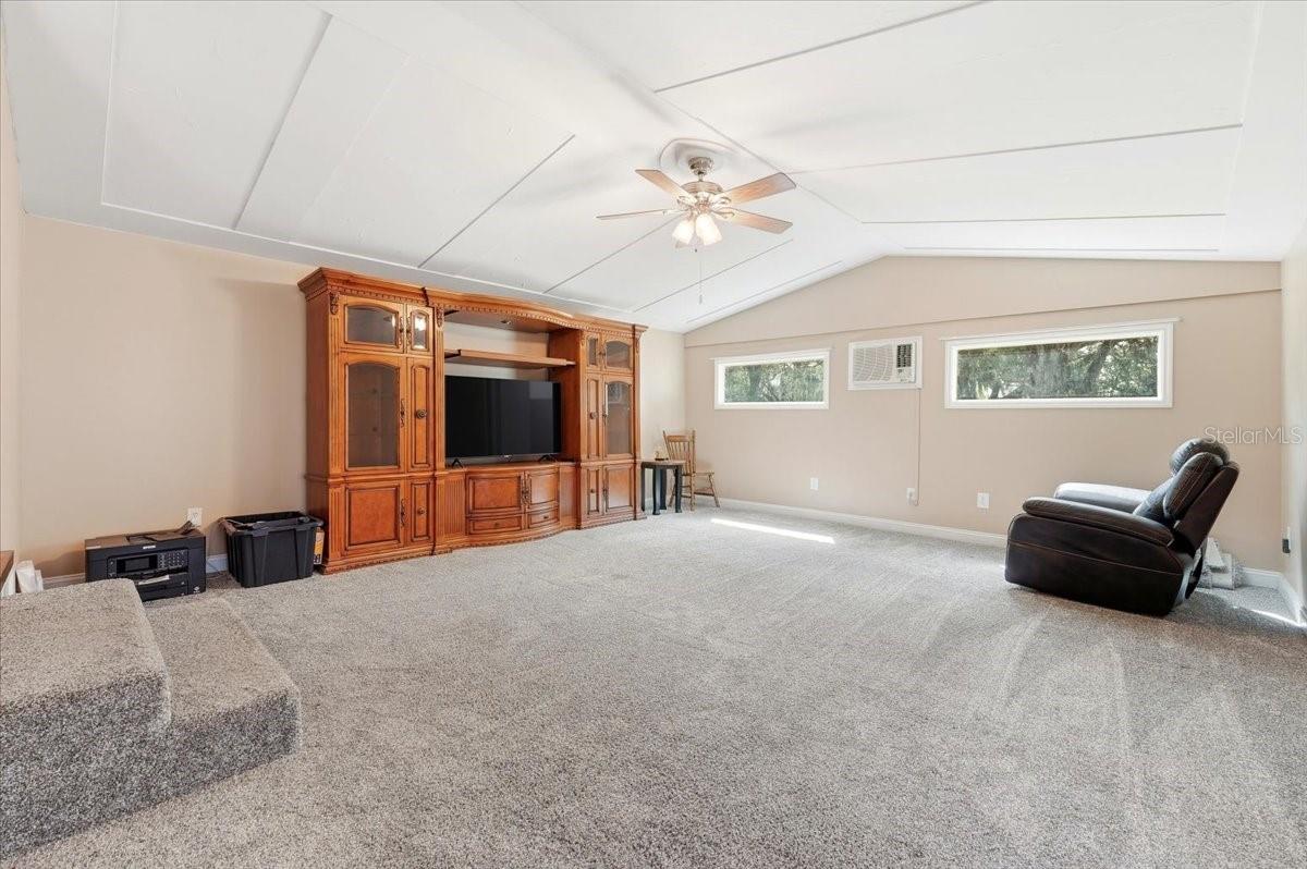 Image 16 of 41 For 624 Avenue A Ne