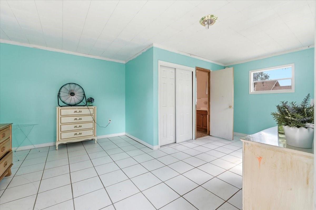 Image 19 of 41 For 624 Avenue A Ne