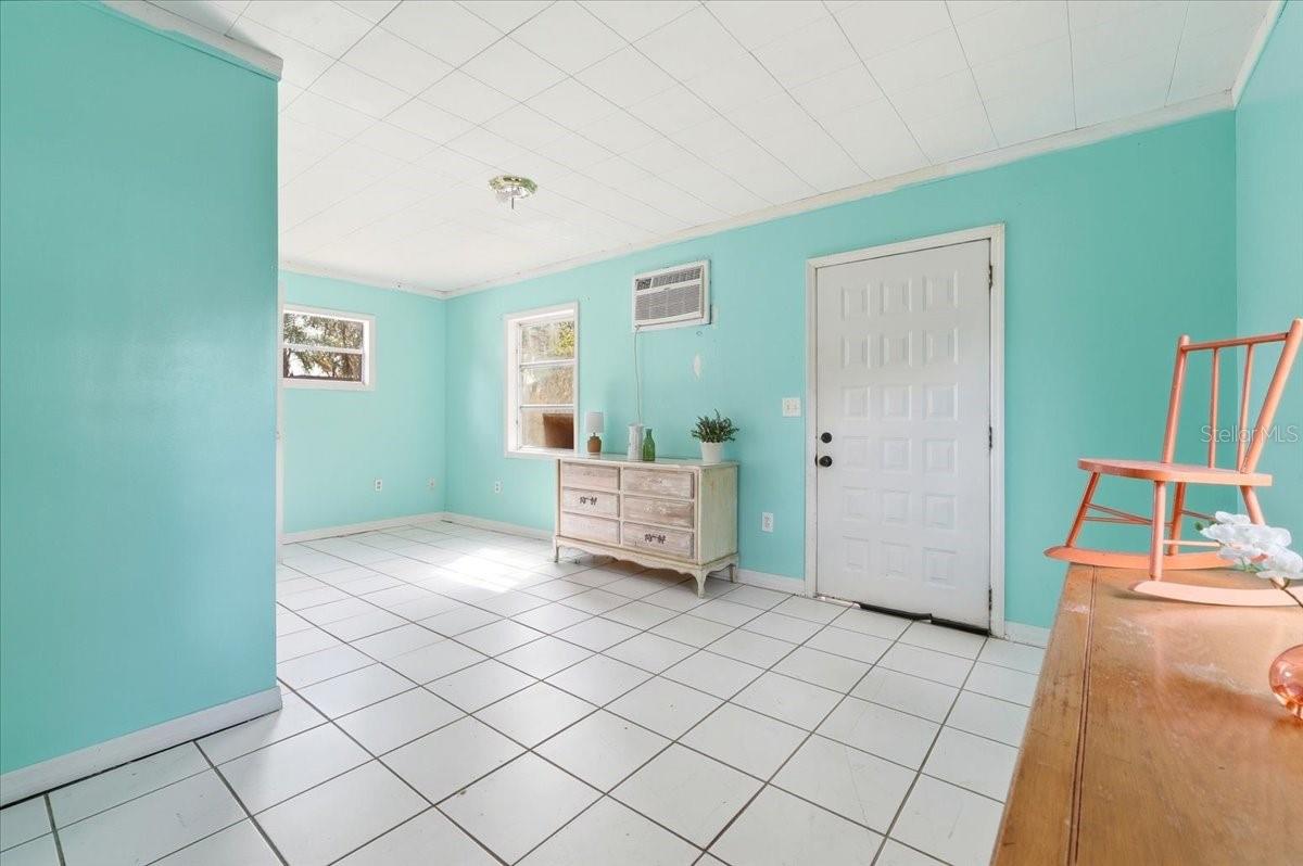 Image 21 of 41 For 624 Avenue A Ne