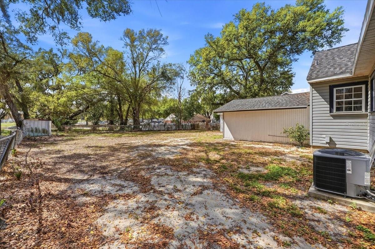 Image 32 of 41 For 624 Avenue A Ne