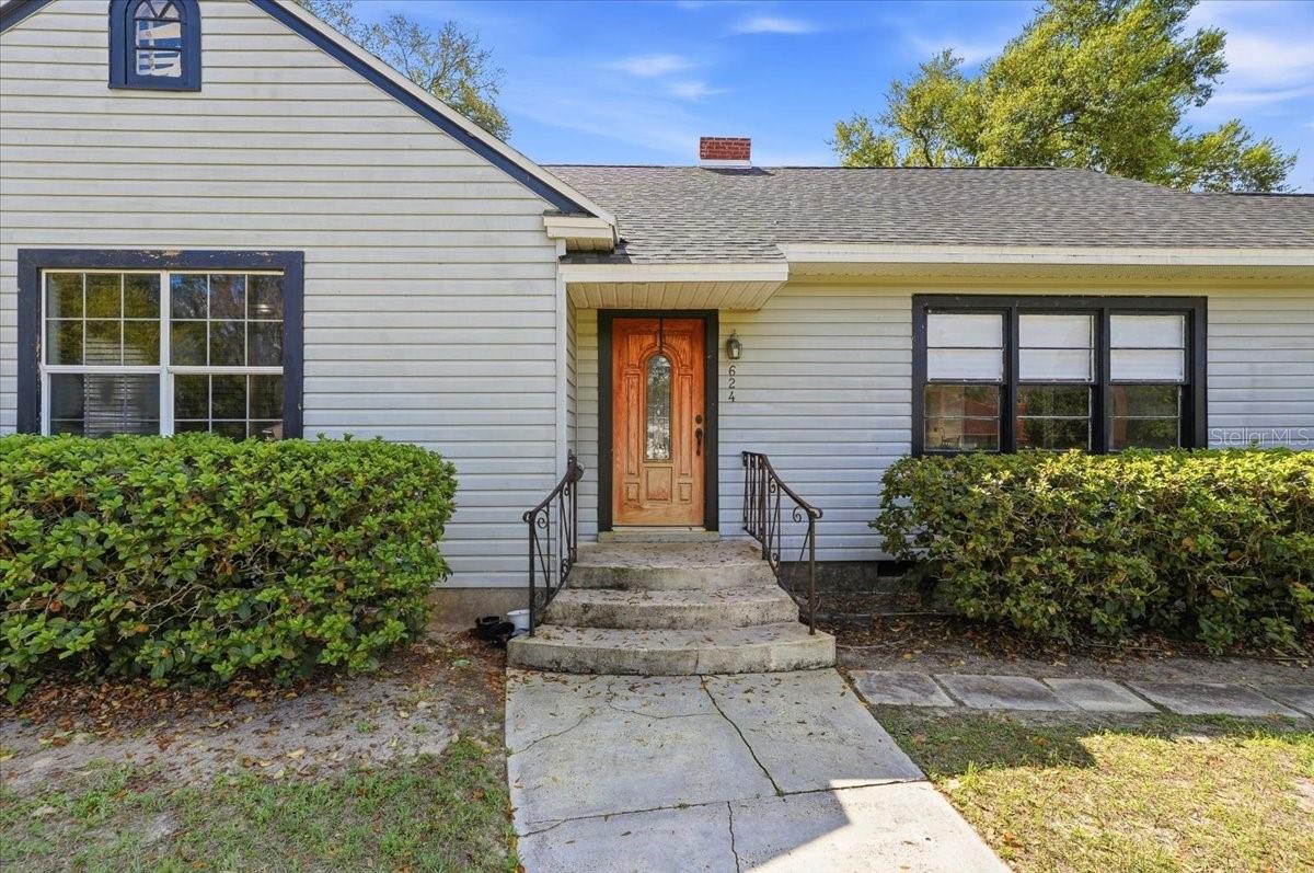 Image 35 of 41 For 624 Avenue A Ne