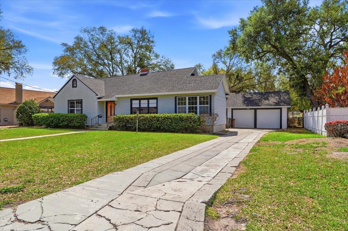 Image 36 of 41 For 624 Avenue A Ne