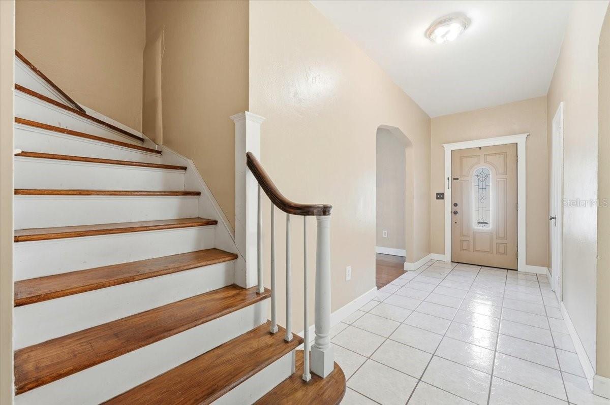 Image 5 of 41 For 624 Avenue A Ne