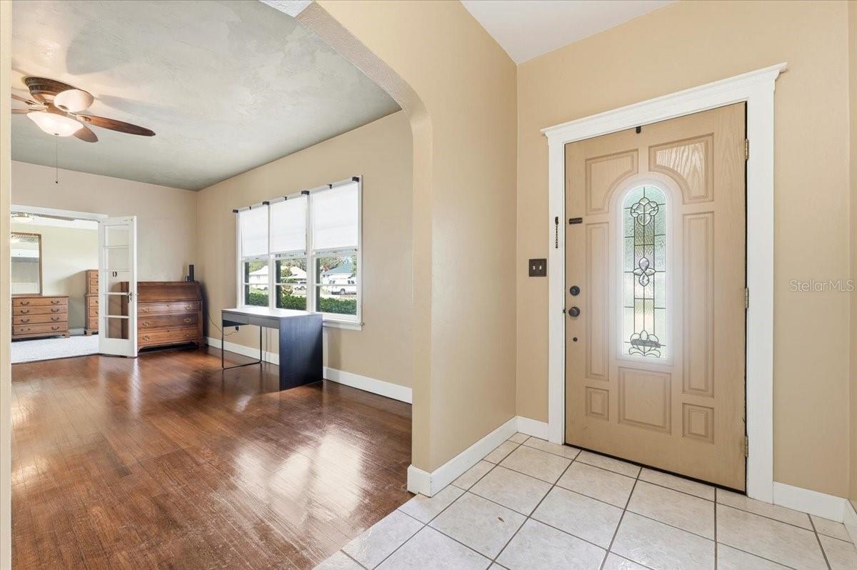 Image 6 of 41 For 624 Avenue A Ne