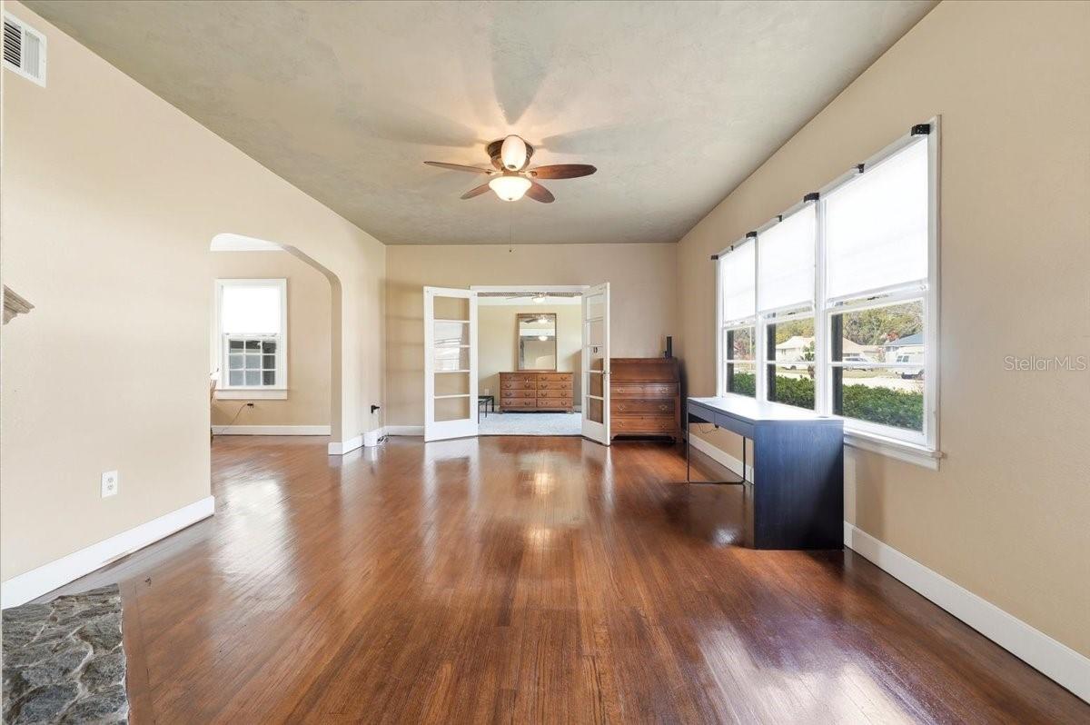 Image 8 of 41 For 624 Avenue A Ne