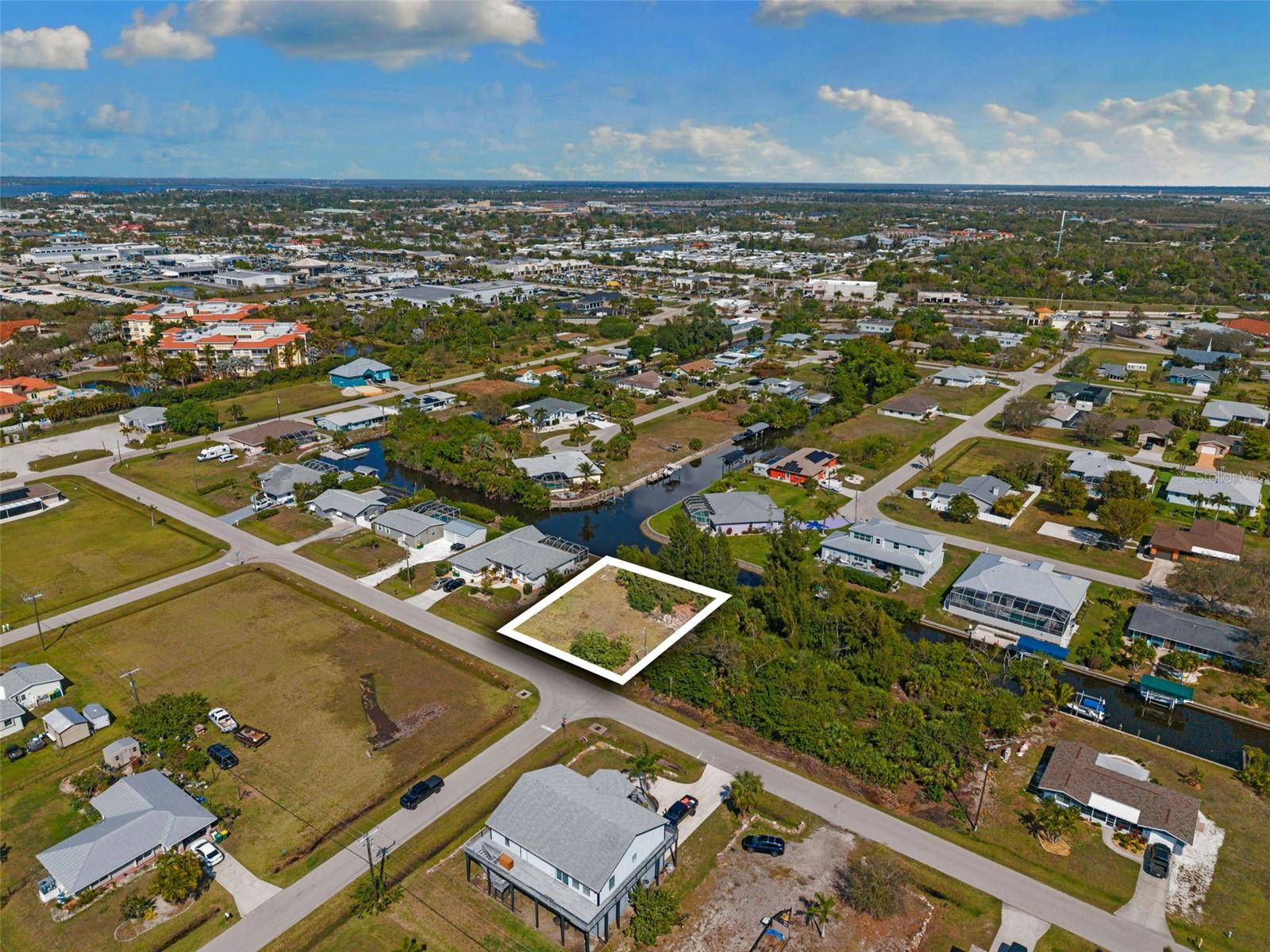 Image 12 of 13 For 2524 Larkspur Drive