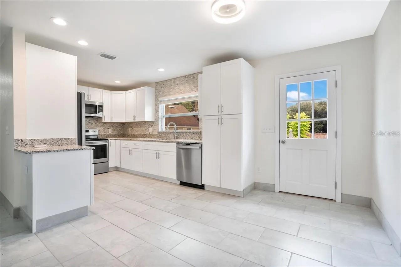 Image 11 of 33 For 404 Longfellow Boulevard