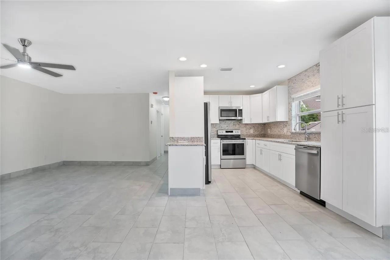 Image 7 of 33 For 404 Longfellow Boulevard