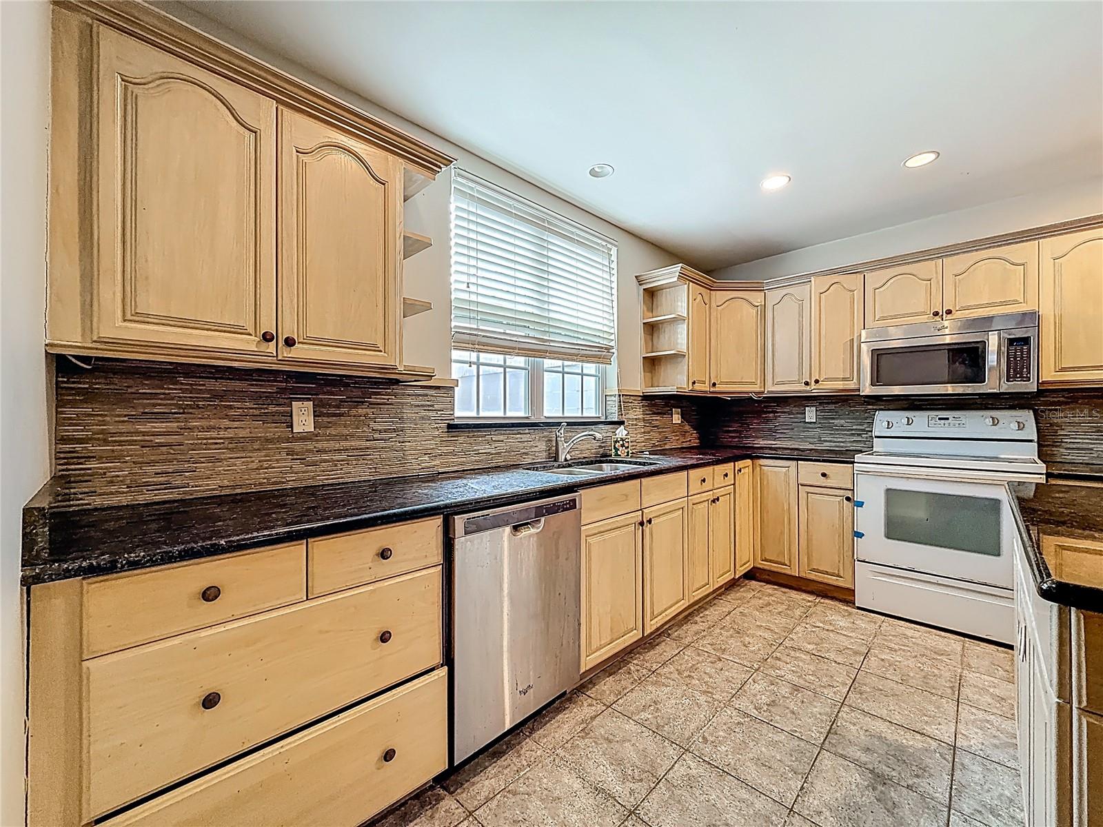 Image 25 of 100 For 1518 Dawn Heights Drive