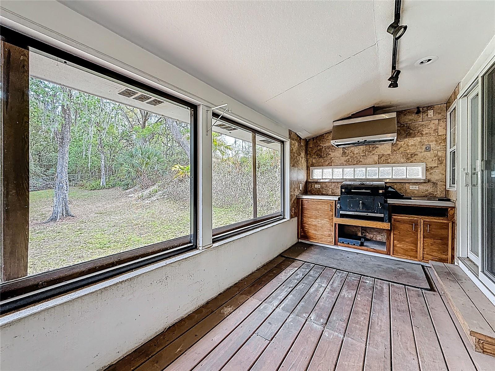 Image 64 of 100 For 1518 Dawn Heights Drive