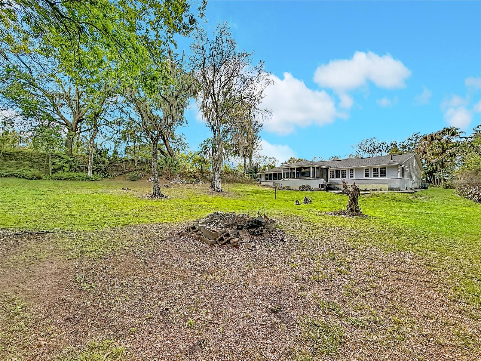 Image 90 of 100 For 1518 Dawn Heights Drive