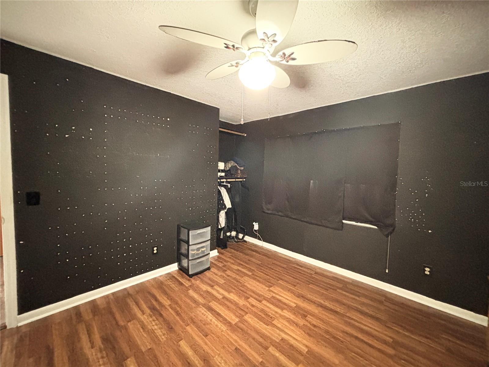 Image 14 of 28 For 103 Davis Street