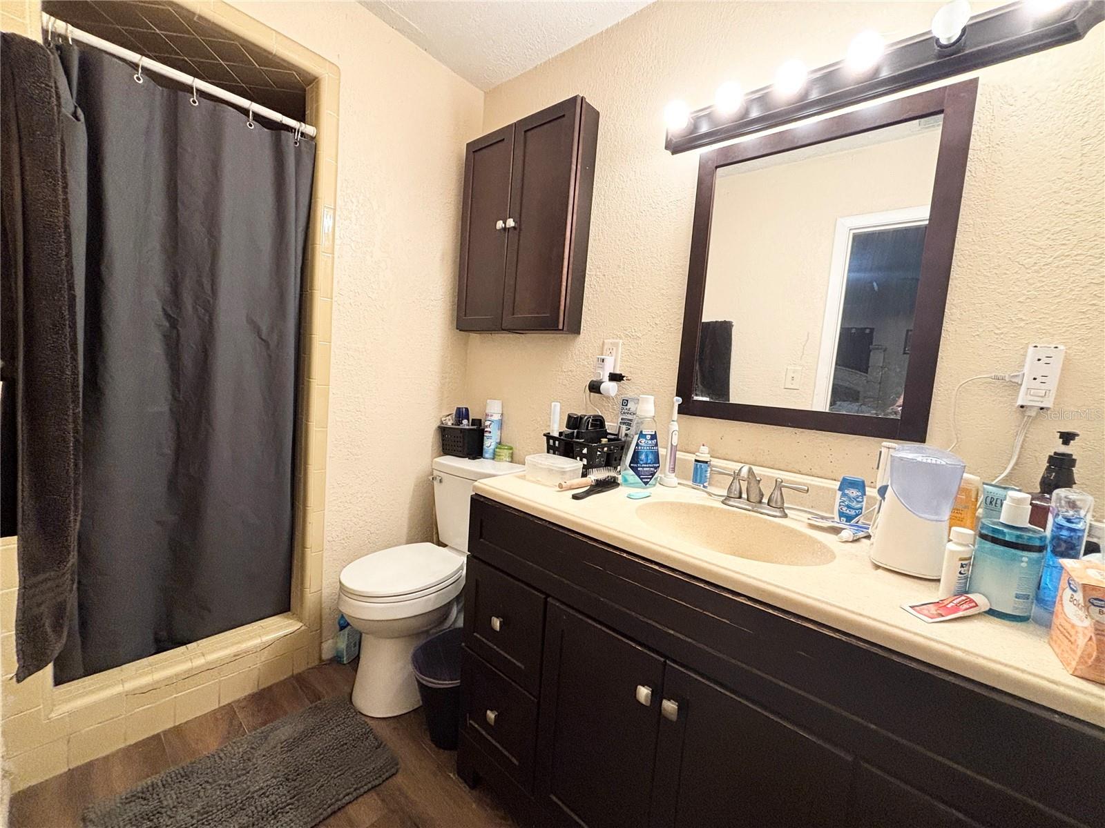 Image 23 of 28 For 103 Davis Street