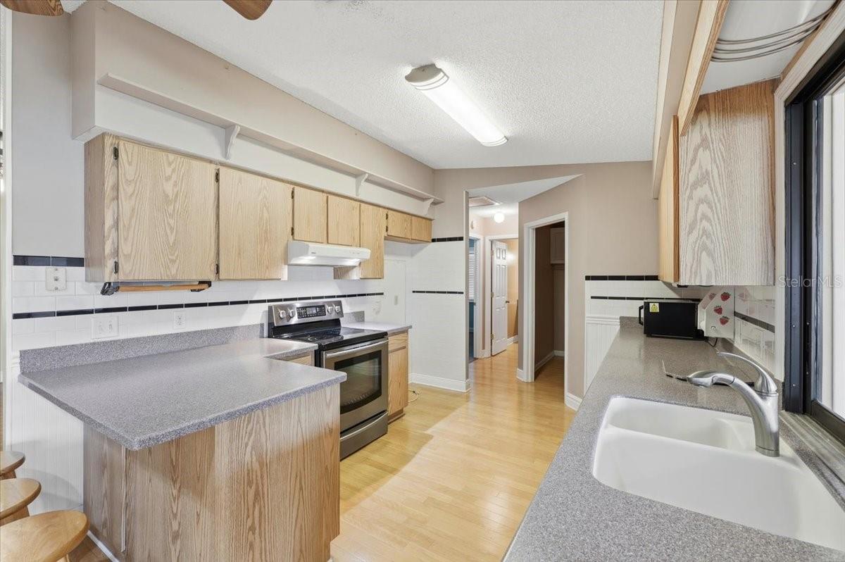 Image 12 of 35 For 2363 Sea Island Circle S