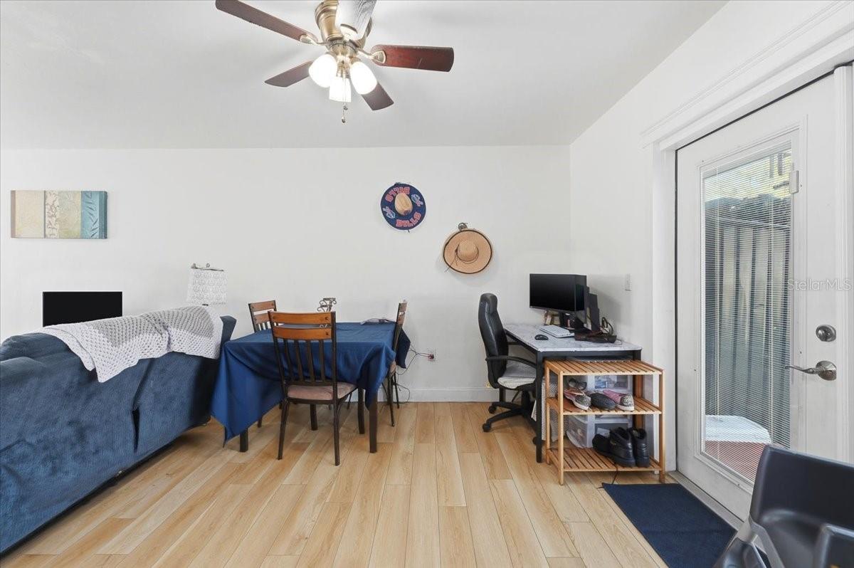 Image 17 of 34 For 1836 Crystal Lake Drive 70