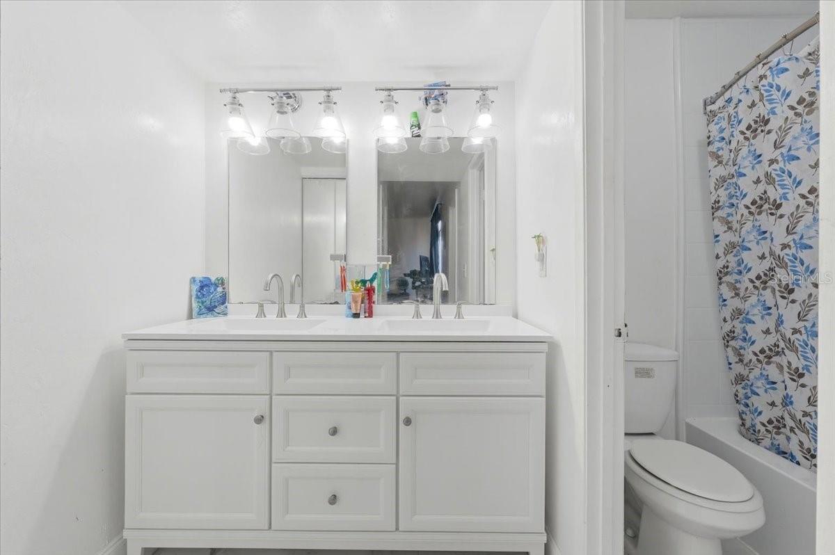 Image 22 of 34 For 1836 Crystal Lake Drive 70