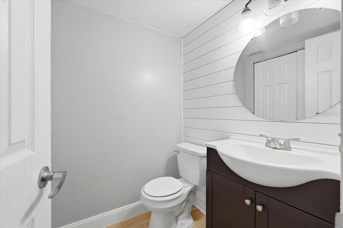 Image 30 of 34 For 1836 Crystal Lake Drive 70