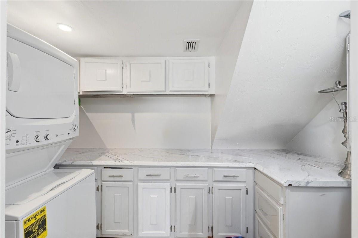 Image 31 of 34 For 1836 Crystal Lake Drive 70