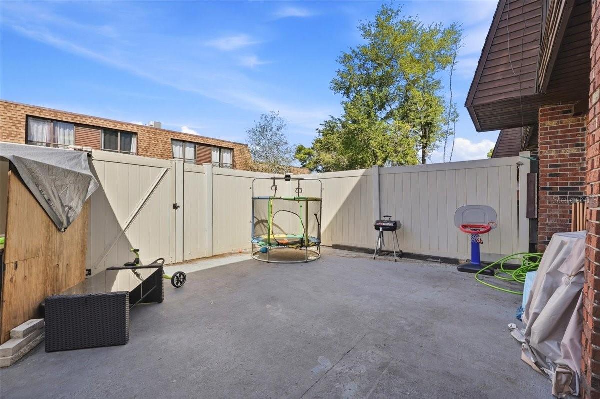 Image 4 of 34 For 1836 Crystal Lake Drive 70