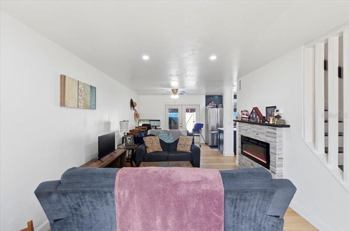 Image 9 of 34 For 1836 Crystal Lake Drive 70