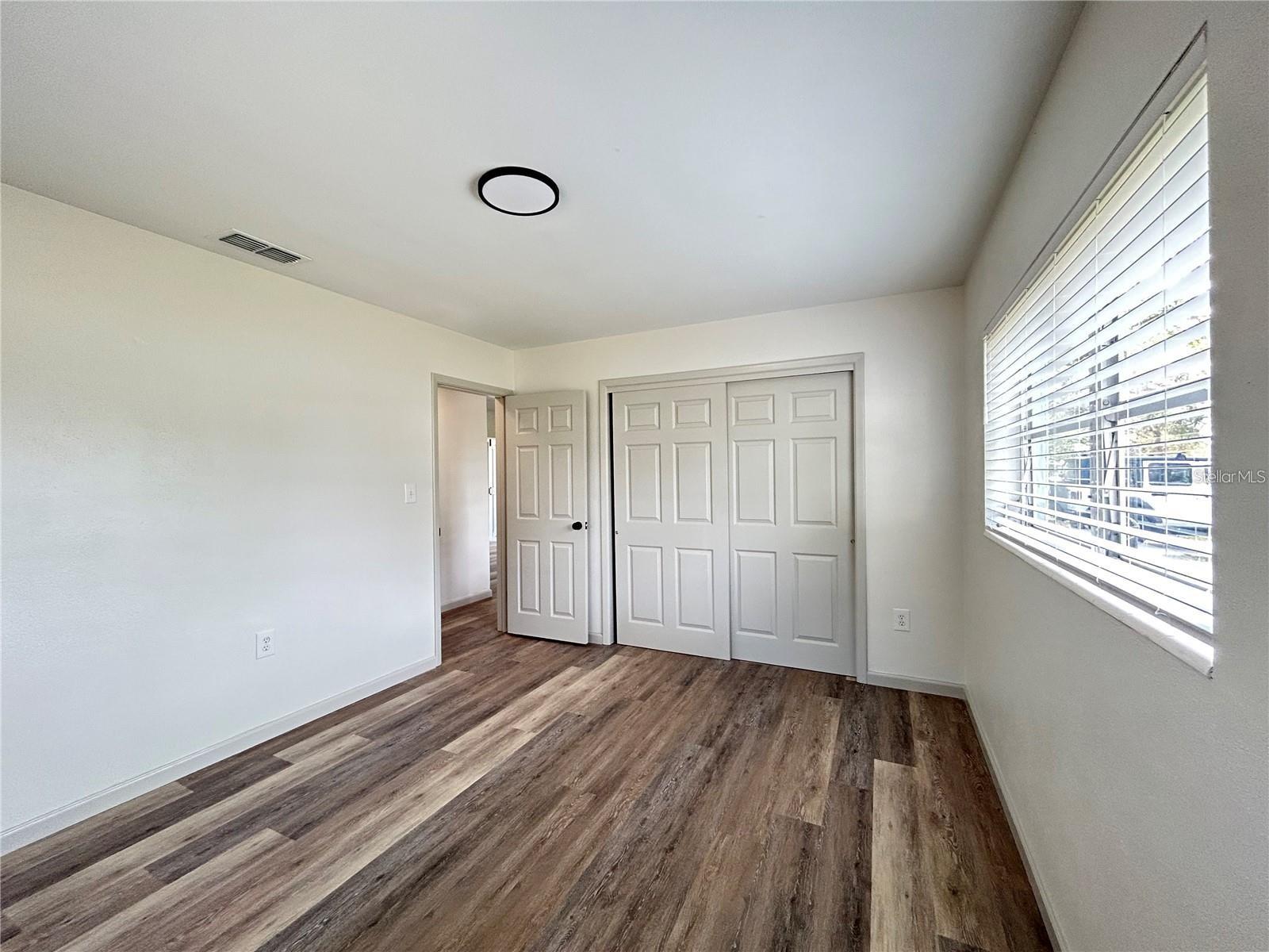 Image 15 of 35 For 4909 Fleetwood Street