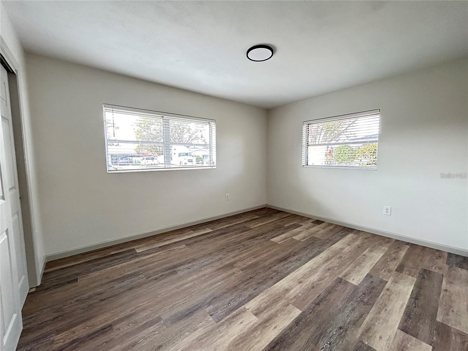 Image 16 of 35 For 4909 Fleetwood Street