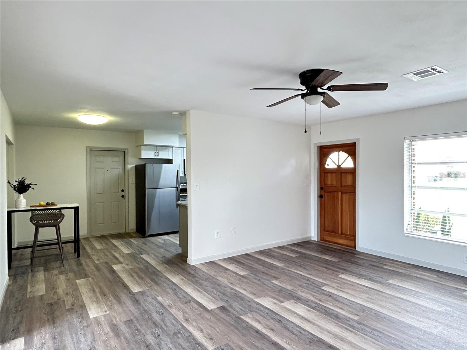 Image 17 of 35 For 4909 Fleetwood Street