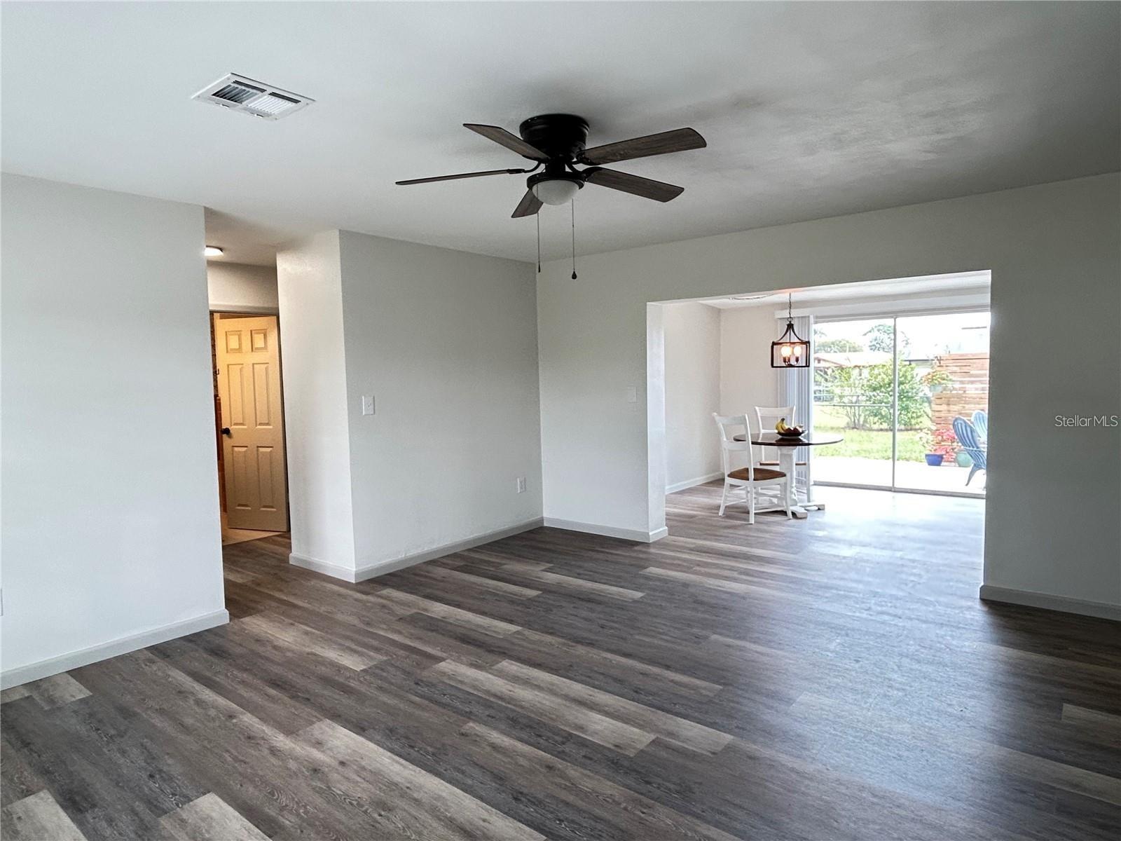 Image 18 of 35 For 4909 Fleetwood Street