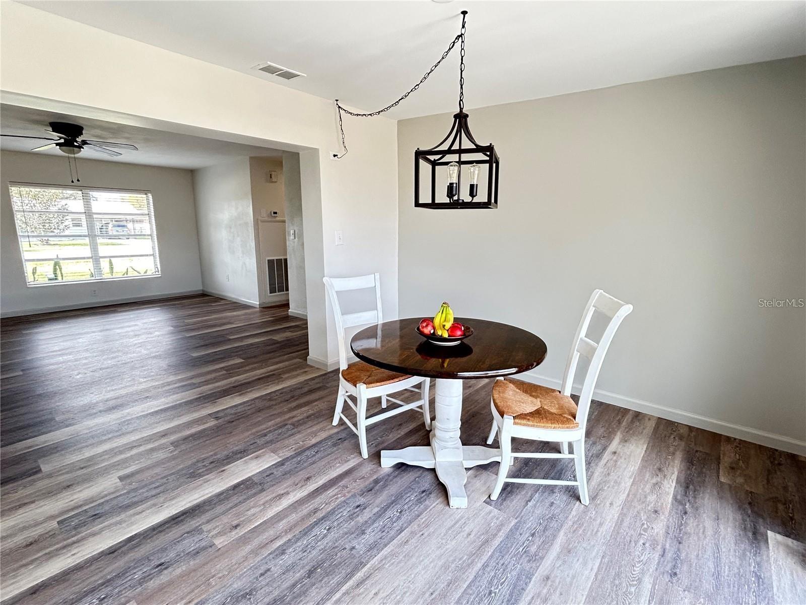 Image 21 of 35 For 4909 Fleetwood Street