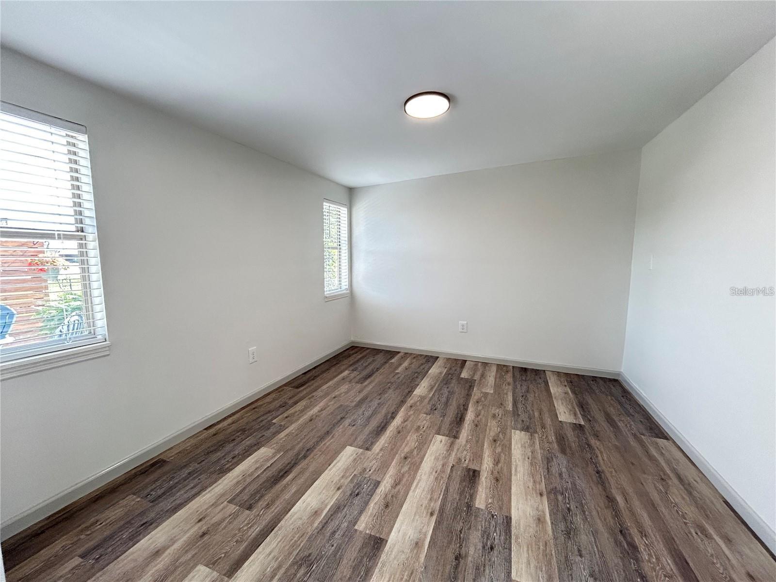 Image 25 of 35 For 4909 Fleetwood Street