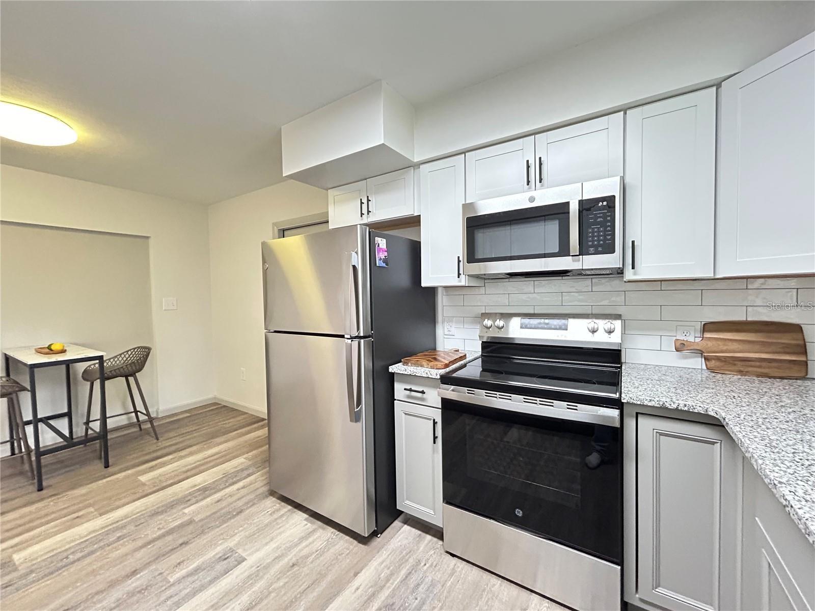 Image 5 of 35 For 4909 Fleetwood Street