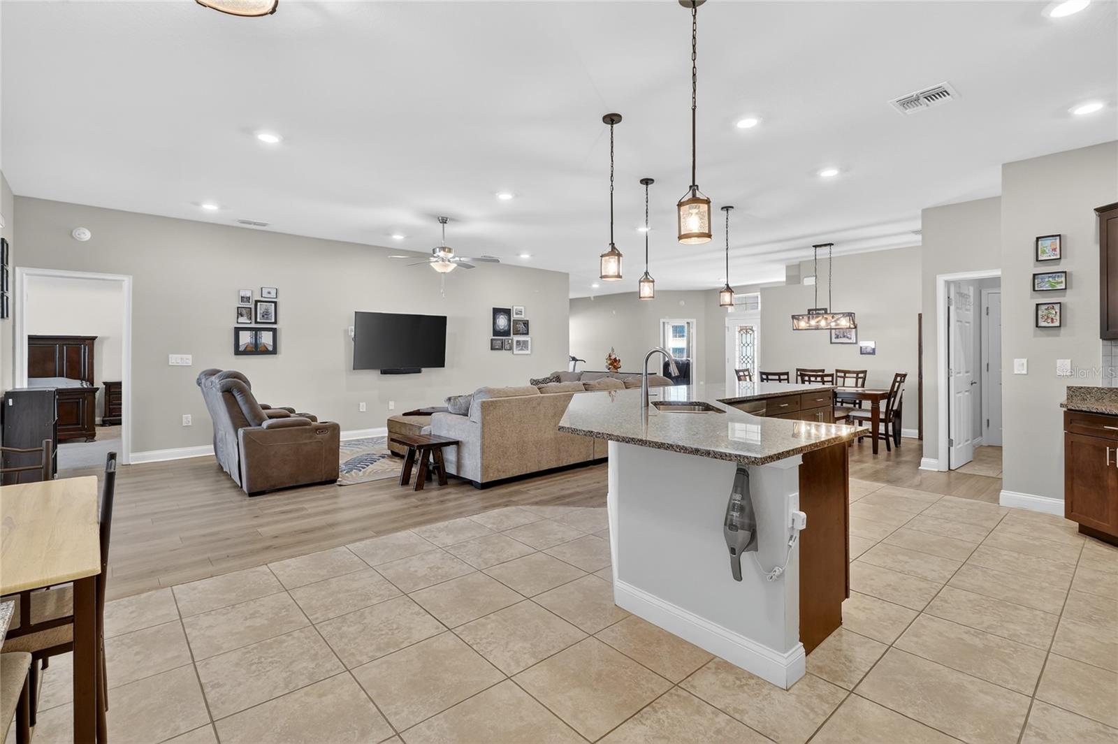 Image 13 of 61 For 6847 Treymont Drive