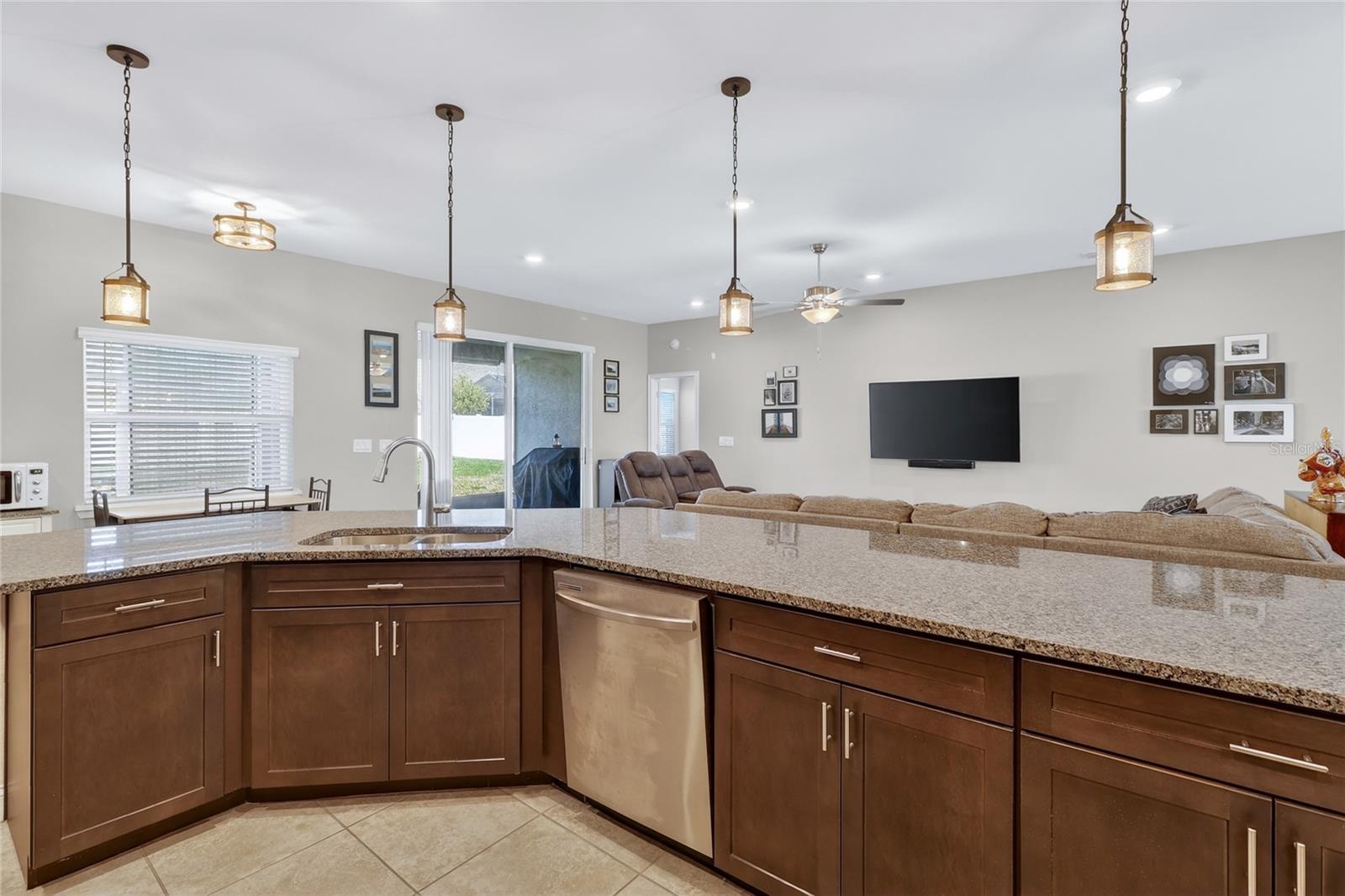 Image 14 of 61 For 6847 Treymont Drive