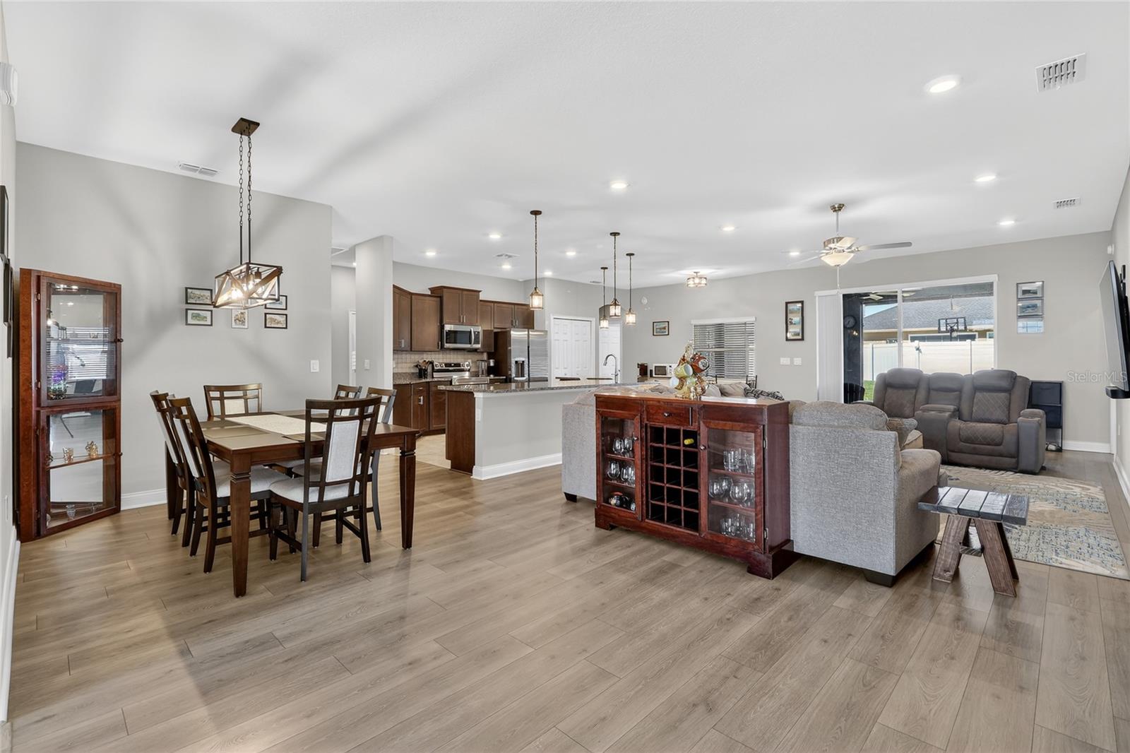 Image 16 of 61 For 6847 Treymont Drive