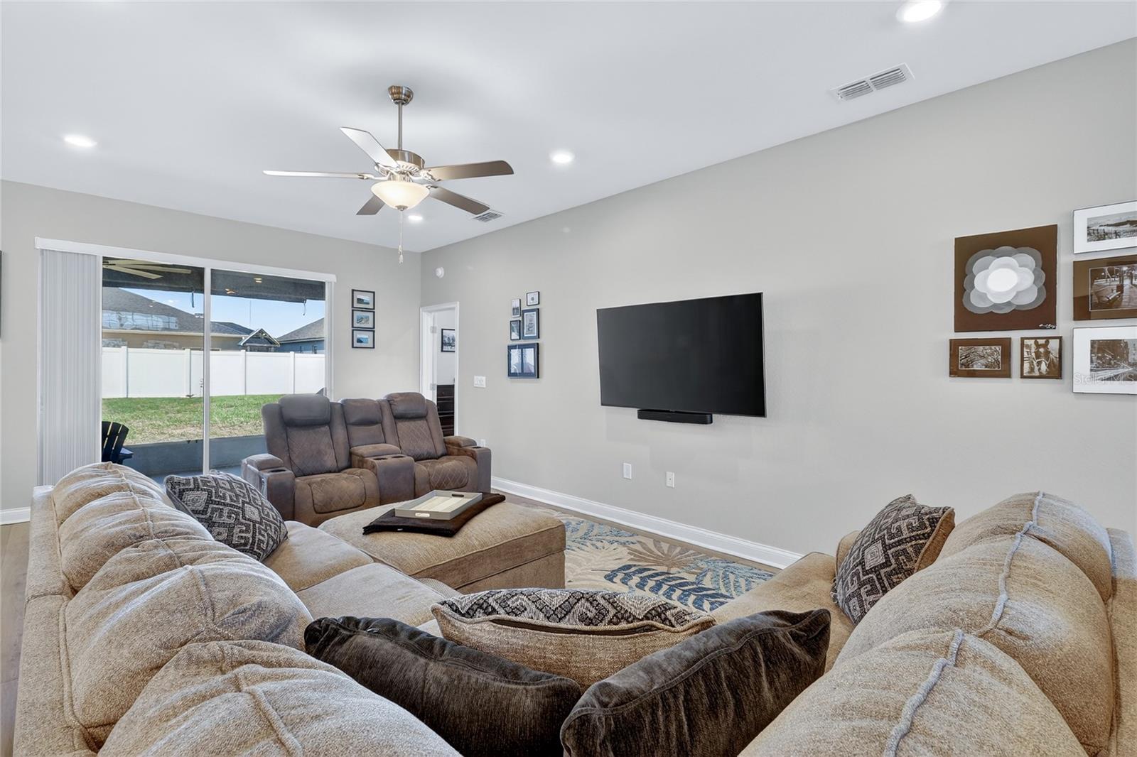 Image 21 of 61 For 6847 Treymont Drive