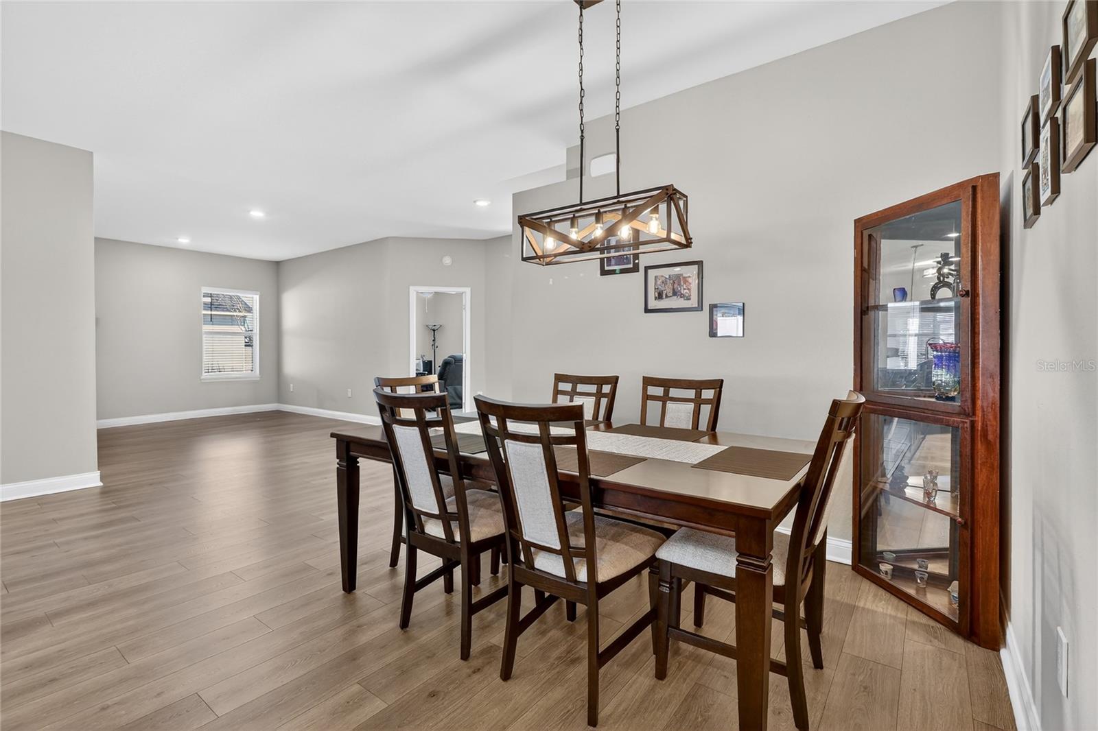 Image 9 of 61 For 6847 Treymont Drive