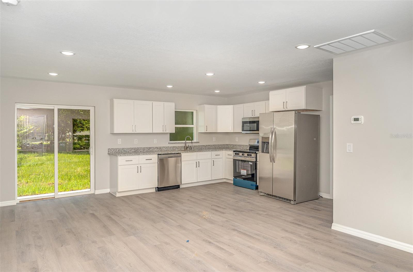 Image 12 of 18 For 306-308 Ave P Nw