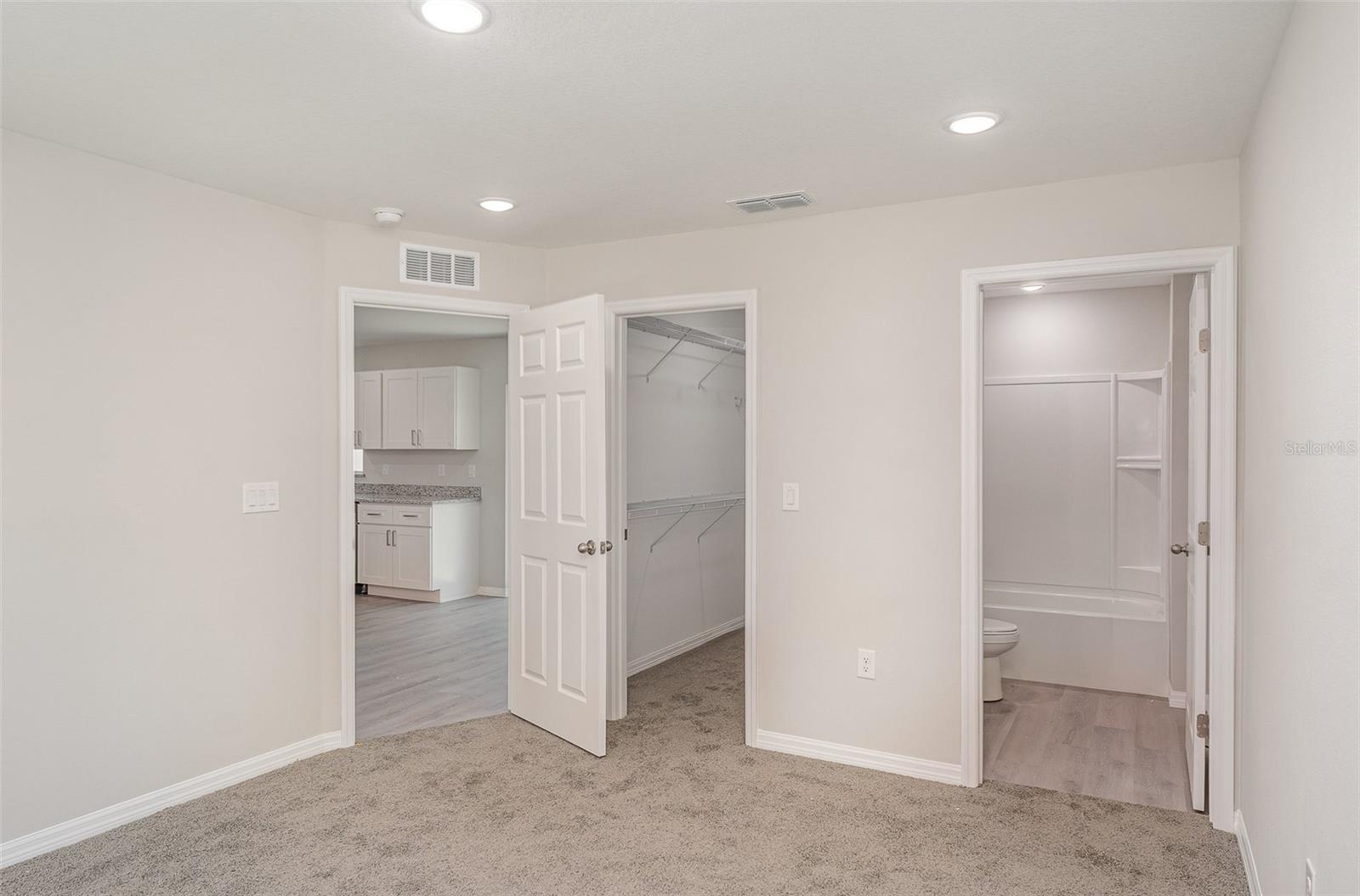 Image 14 of 18 For 306-308 Ave P Nw