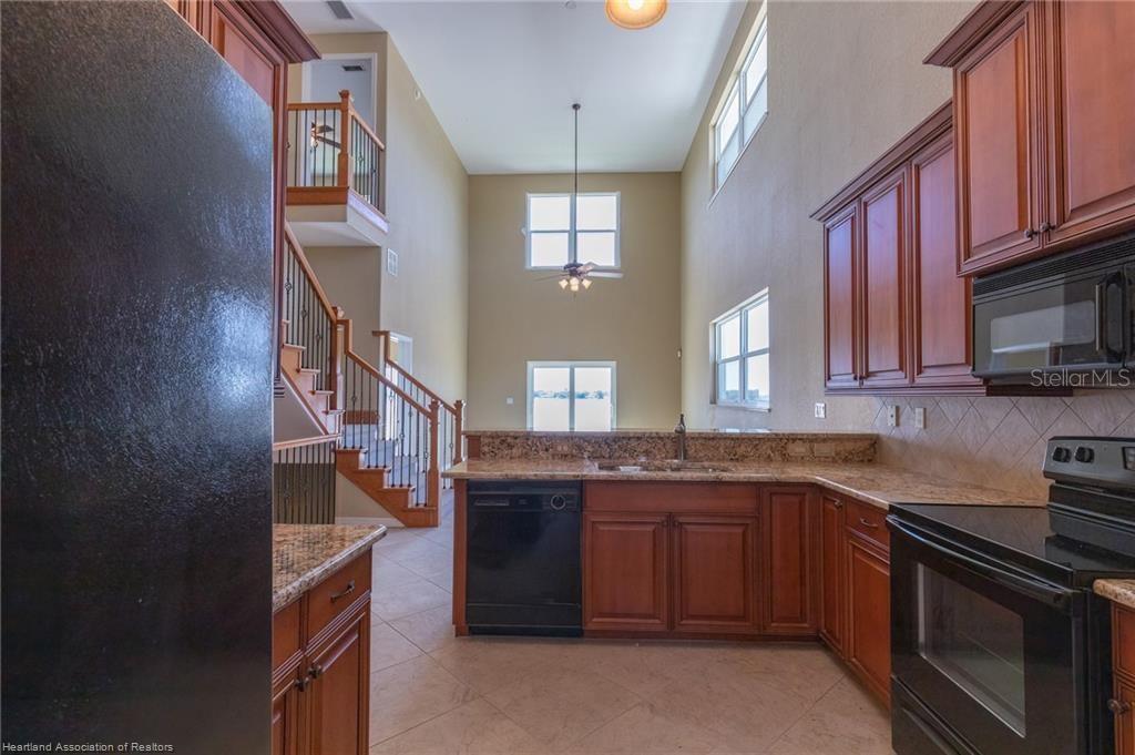 Image 14 of 18 For 1900 Oasis Boulevard