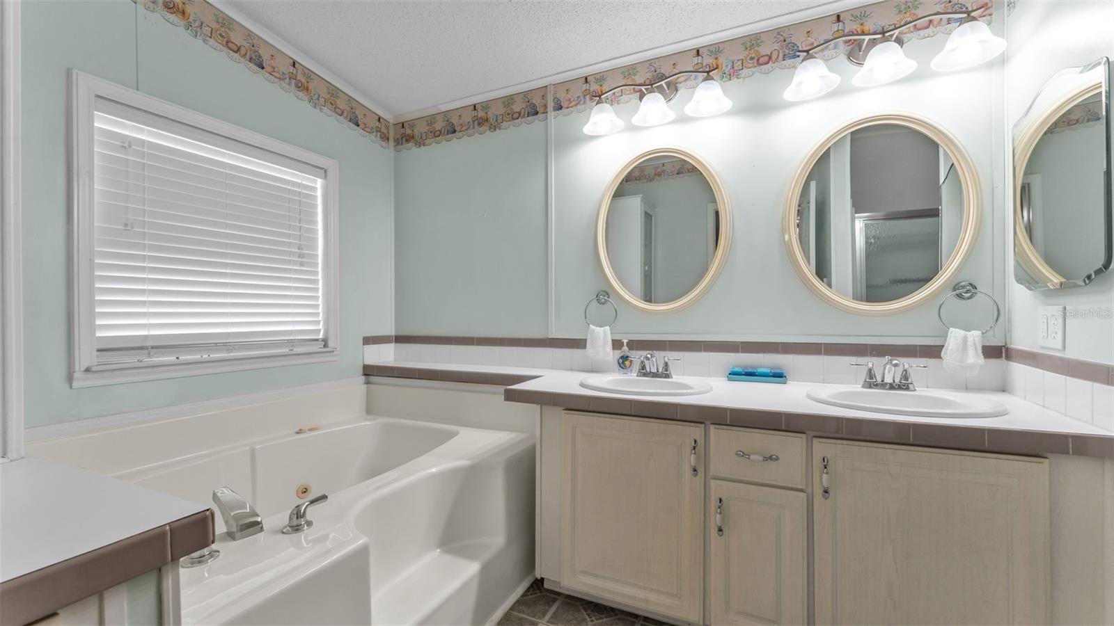 Image 19 of 39 For 5248 Island View Circle S