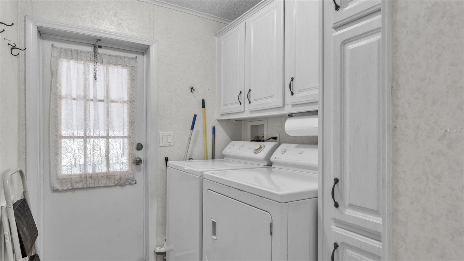 Image 25 of 39 For 5248 Island View Circle S