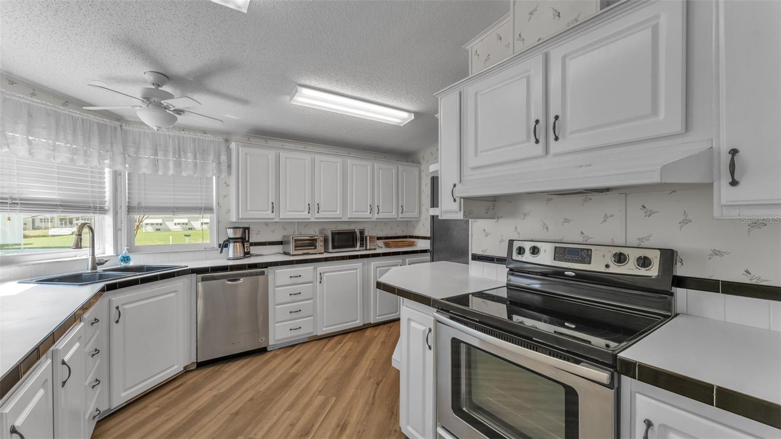 Image 4 of 39 For 5248 Island View Circle S