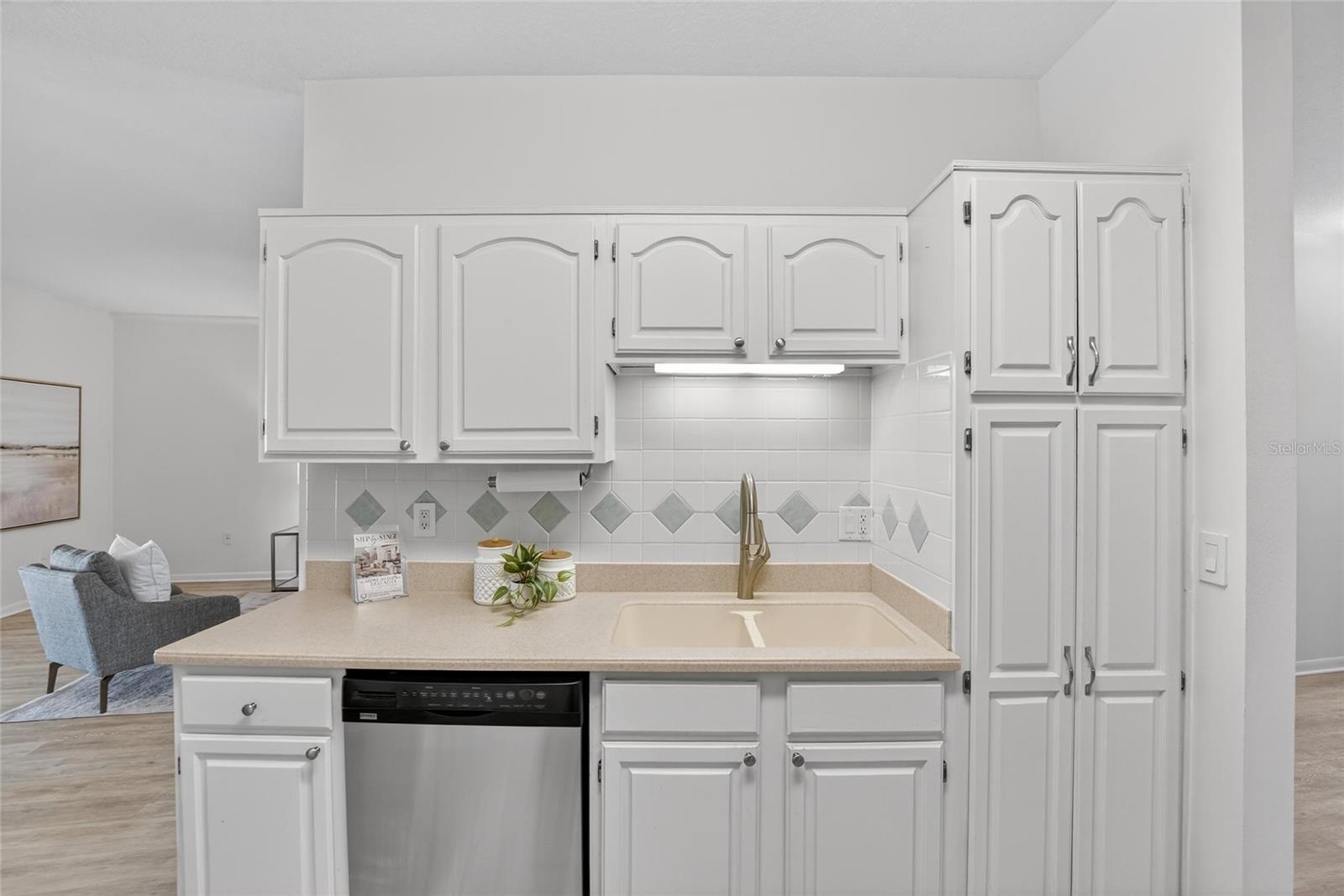 Image 16 of 59 For 6144 Silver Lakes Drive E