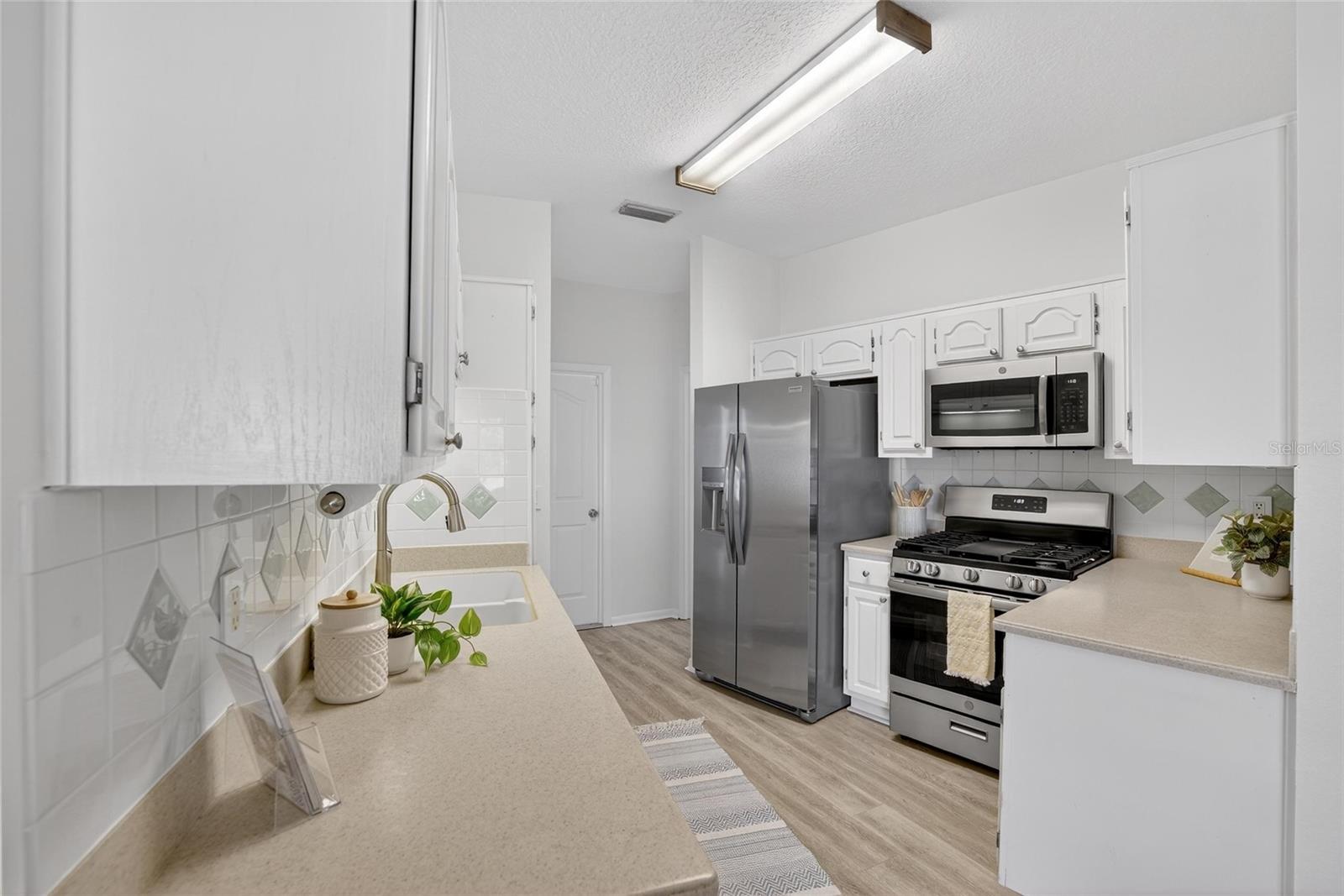 Image 17 of 59 For 6144 Silver Lakes Drive E