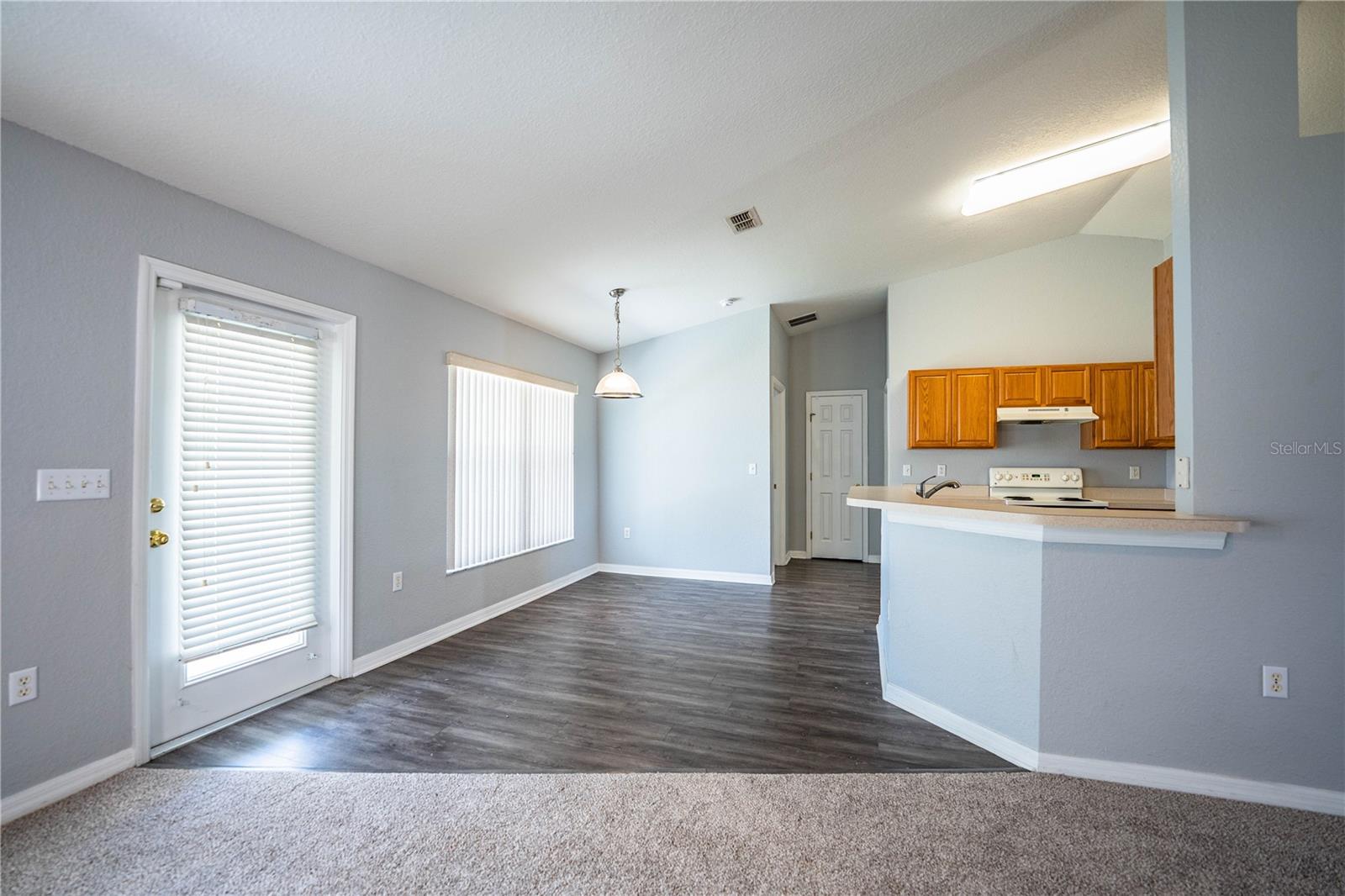 Image 17 of 87 For 233 Towhee Road