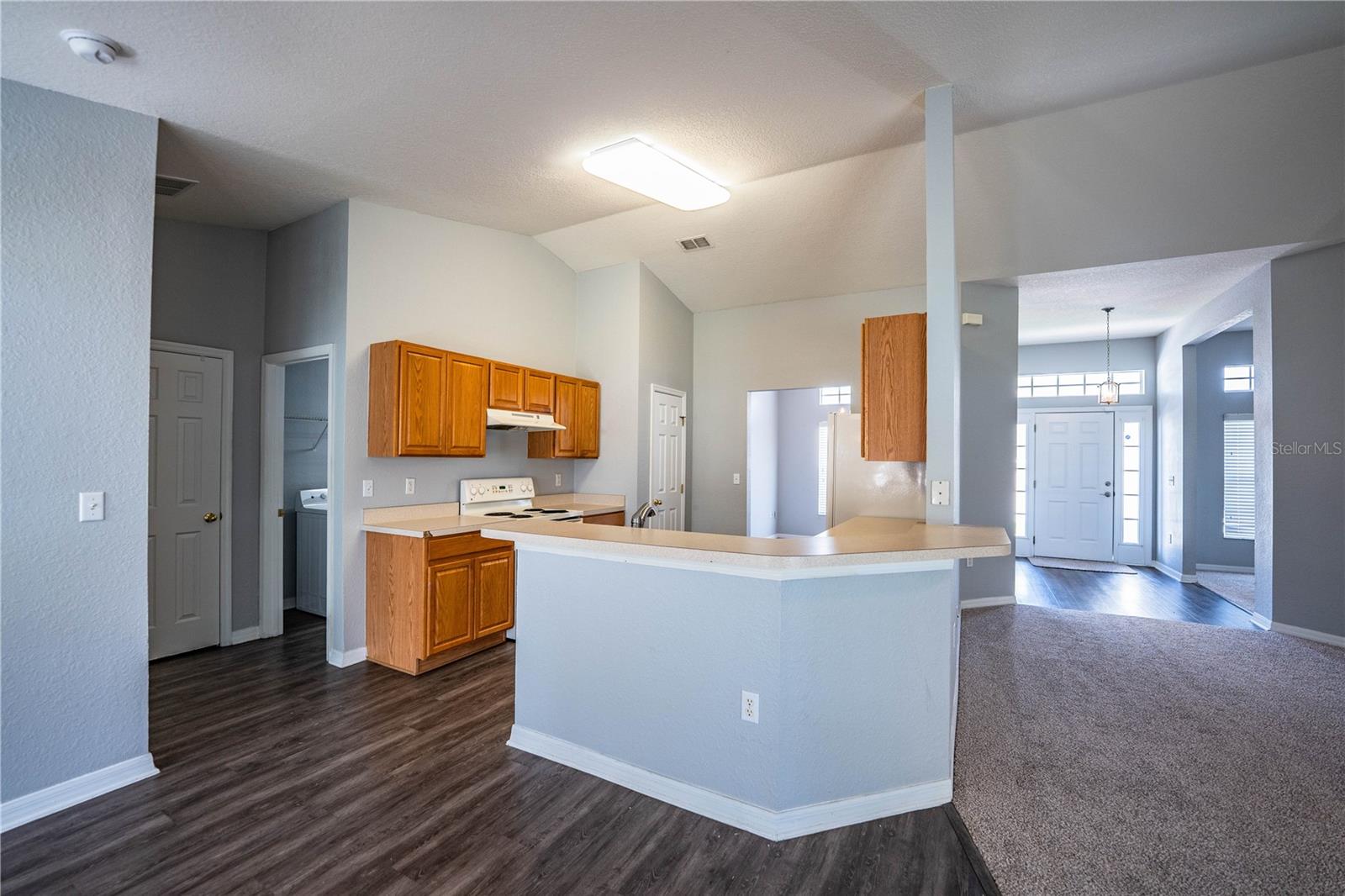 Image 19 of 87 For 233 Towhee Road